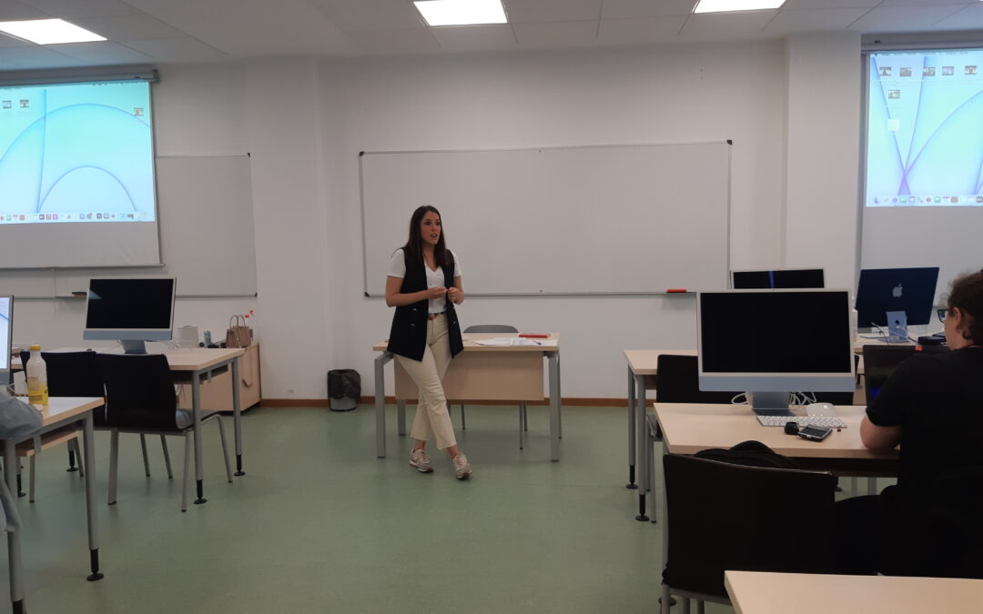 MasterClass de Carmen Alcaide en la Facultad de Comunicación de Cuenca