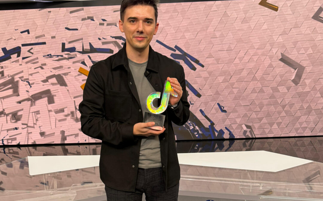 Premio Tik Tok para Jorge Play