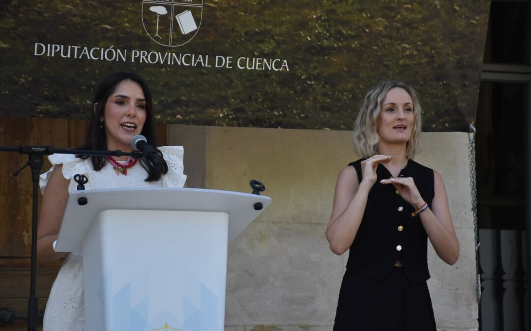 Carmen Alcaide presenta El Día del Orgullo en la Diputación de Cuenca
