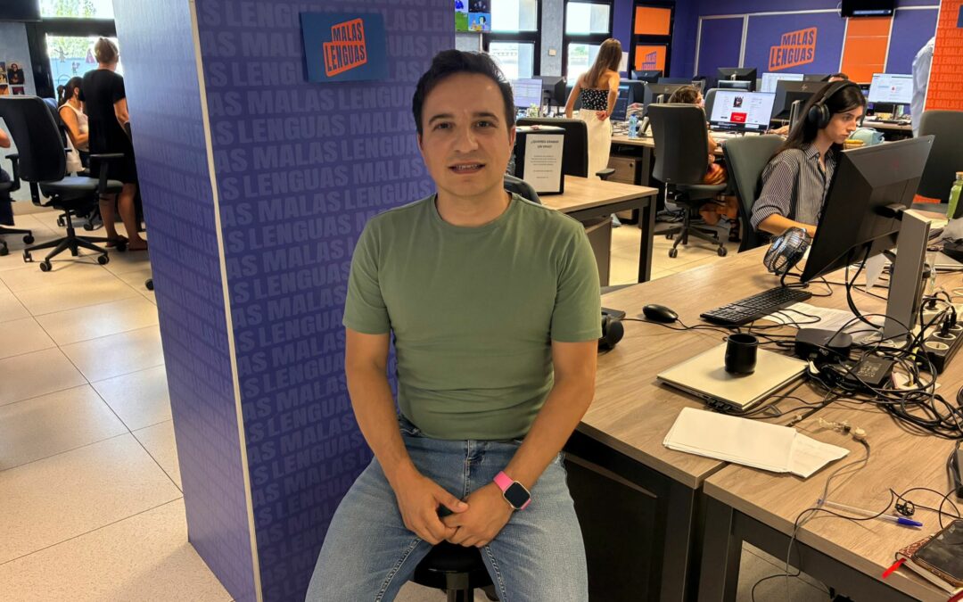 Aparca el micro y ejerce de jefe