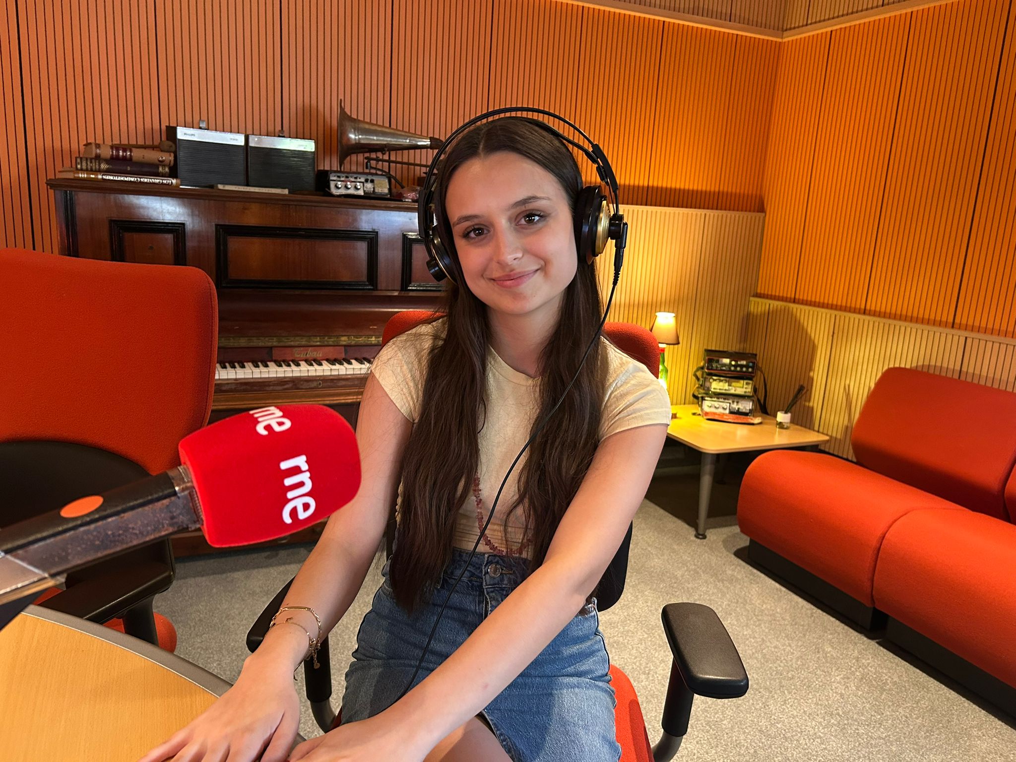 Claudia Martínez Cotillas becaria RTVE 2026